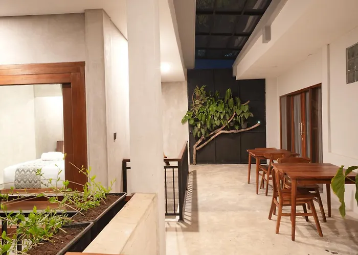 Nuna House *